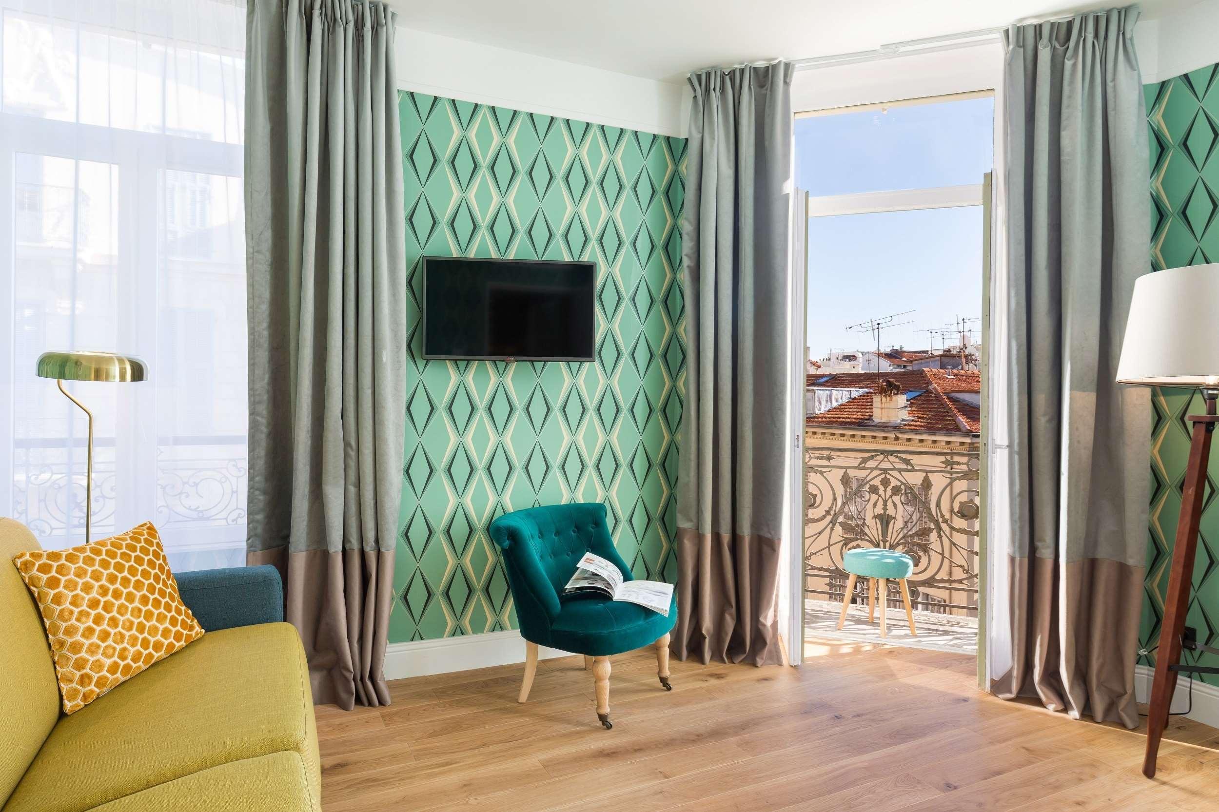 The Jay By Happyculture Nizza